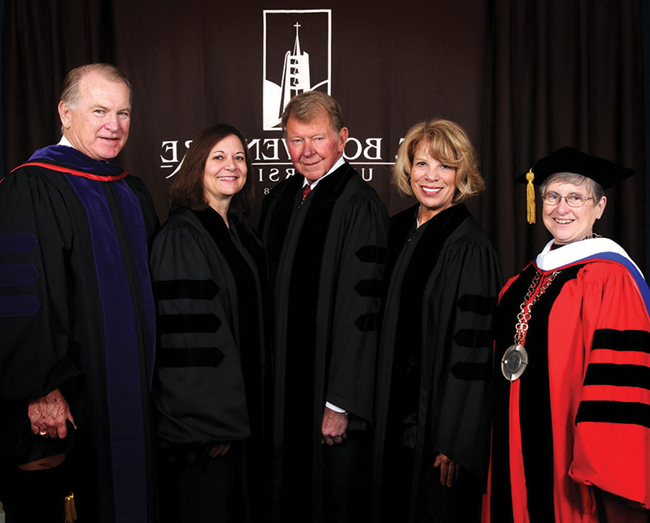 2010年SBU名誉主席的照片. Margaret Carney, O.S.F. (from left), Marianne Letro Laine, Erick Laine, 董事会副主席Deb Henretta, and Trustee Emeritus John R. McGinley Jr., Esq
